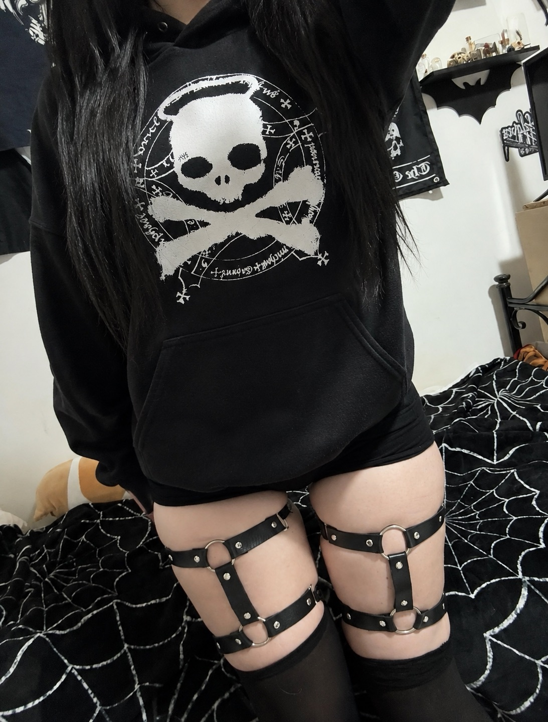 AY$ LOGO HOODIE